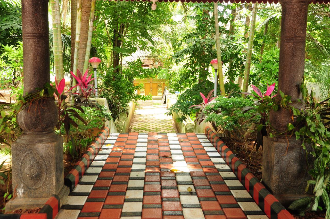 Ayur Vaidya Mana Hotel Palakkad Esterno foto